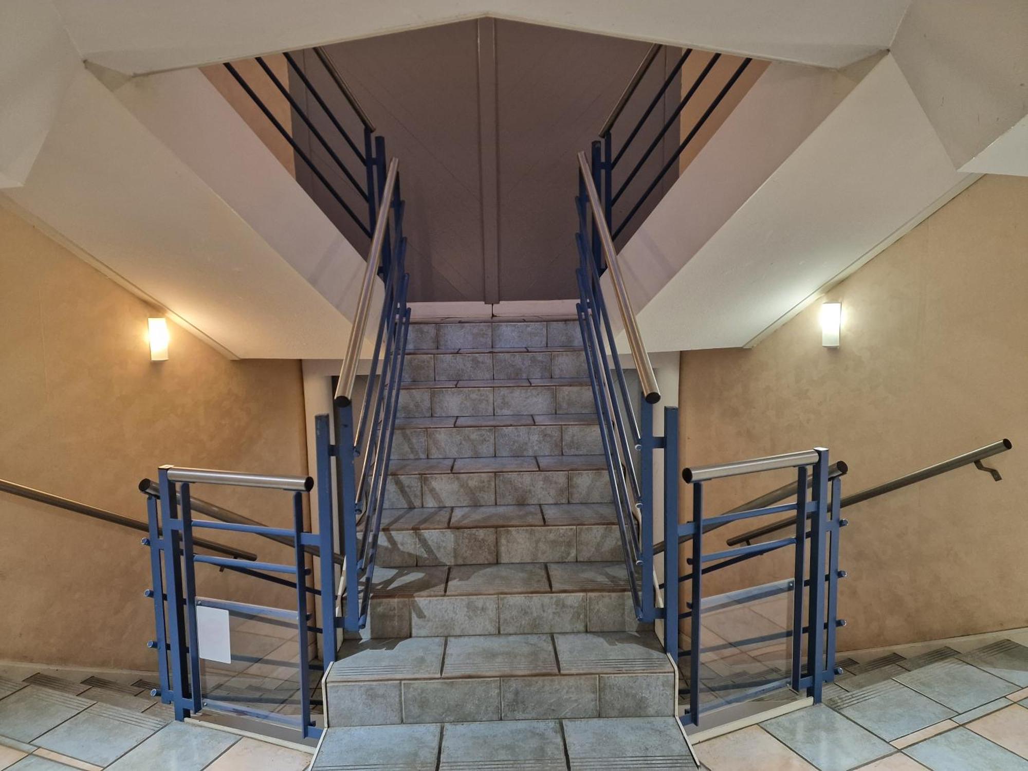 Comfortable Duplex En Residence Securisee Proche Metro Tolosa Esterno foto